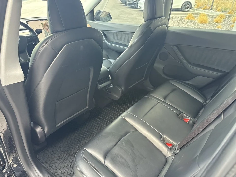 2021 Tesla Model Y Performance - Image 15 of 21