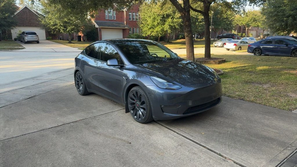 2021 Tesla Model Y Performance - Image 2 of 5