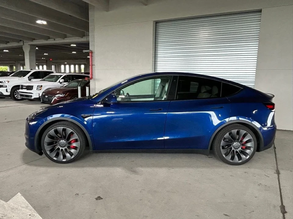 2021 Tesla Model Y Performance - Image 7 of 12