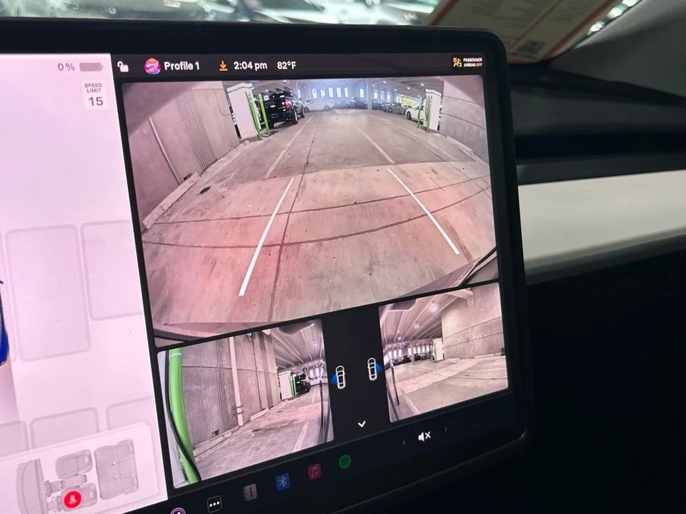 2021 Tesla Model Y Performance - Image 11 of 12