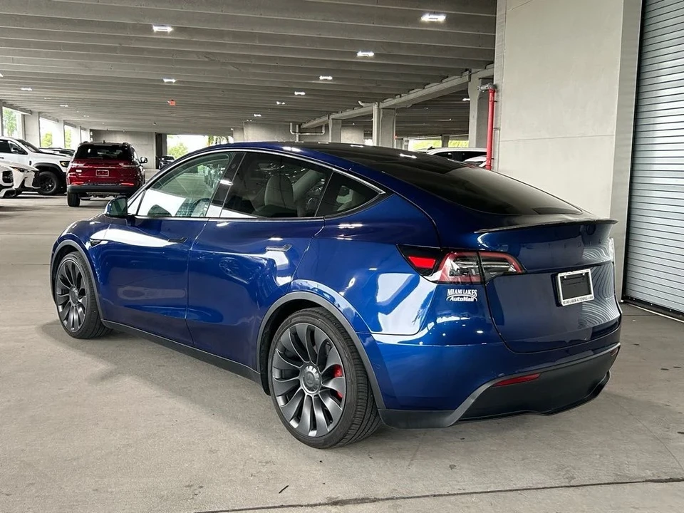 2021 Tesla Model Y Performance - Image 6 of 12