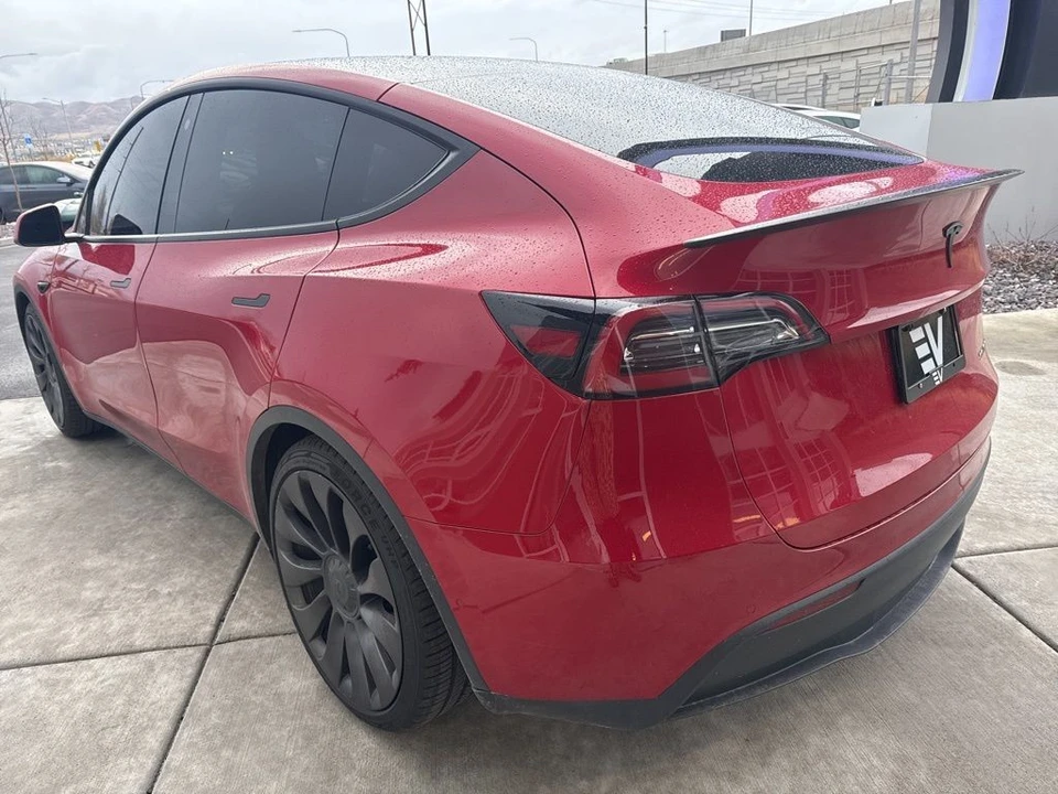 2021 Tesla Model Y Performance - Image 6 of 21
