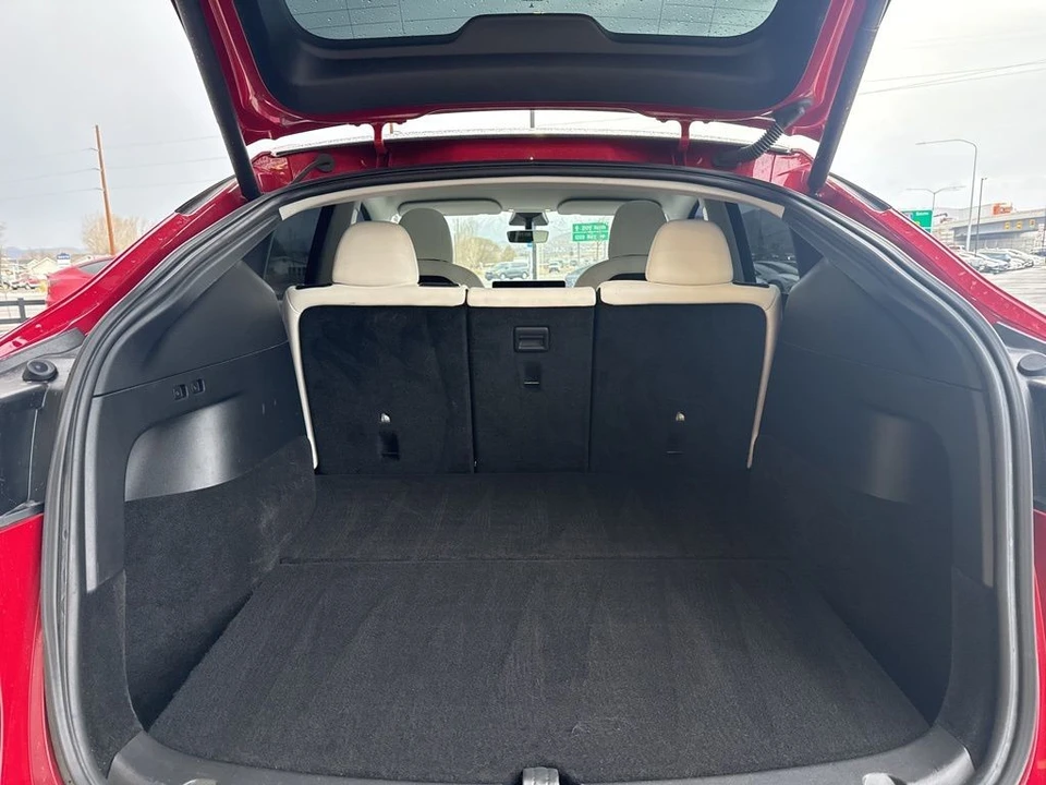 2021 Tesla Model Y Performance - Image 17 of 21