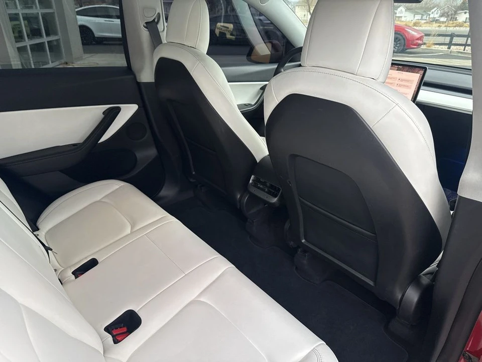 2021 Tesla Model Y Performance - Image 19 of 21