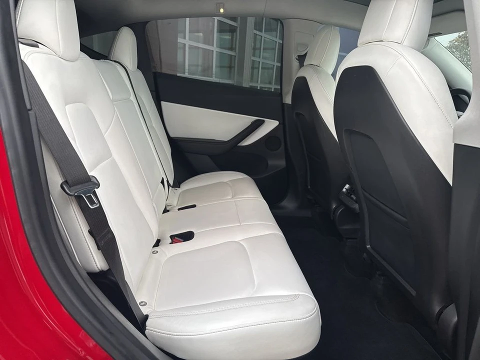 2021 Tesla Model Y Performance - Image 20 of 21