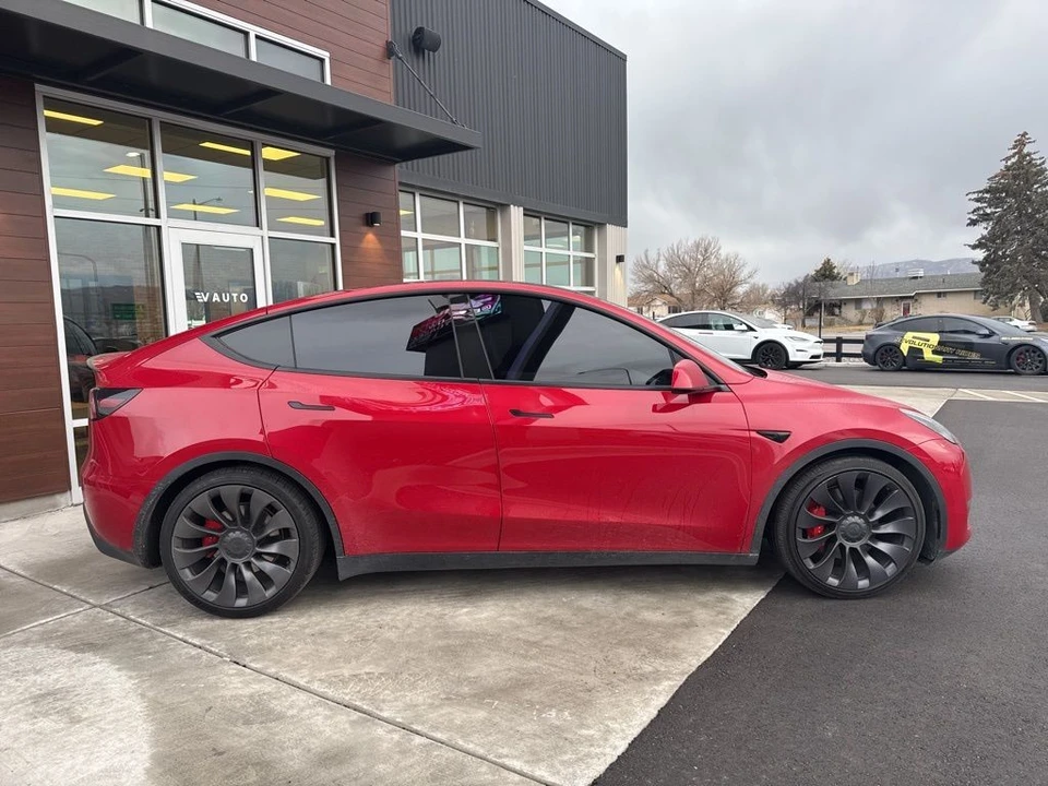 2021 Tesla Model Y Performance - Image 9 of 21