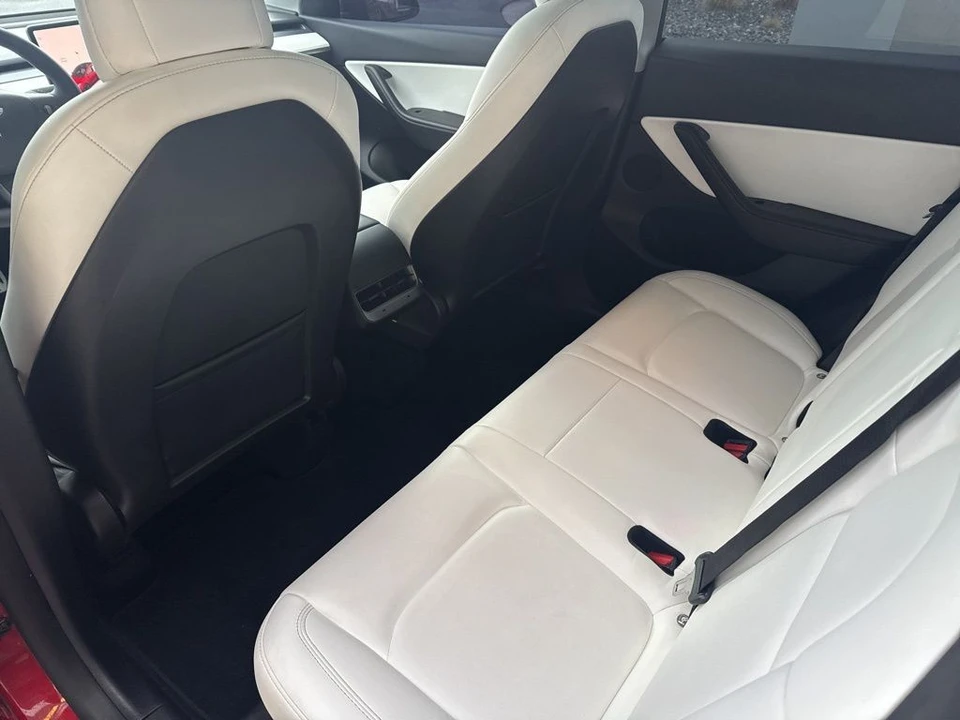 2021 Tesla Model Y Performance - Image 15 of 21