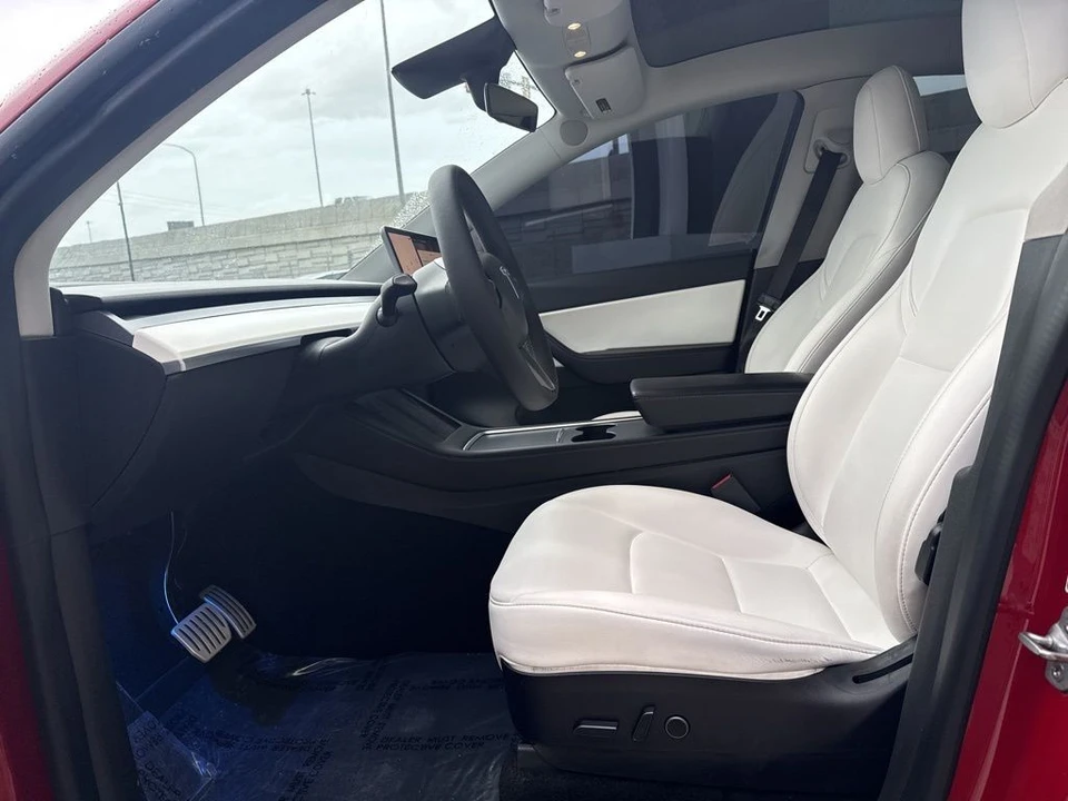 2021 Tesla Model Y Performance - Image 13 of 21