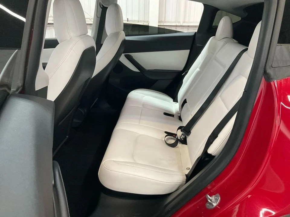 2021 Tesla Model Y Performance - Image 8 of 9
