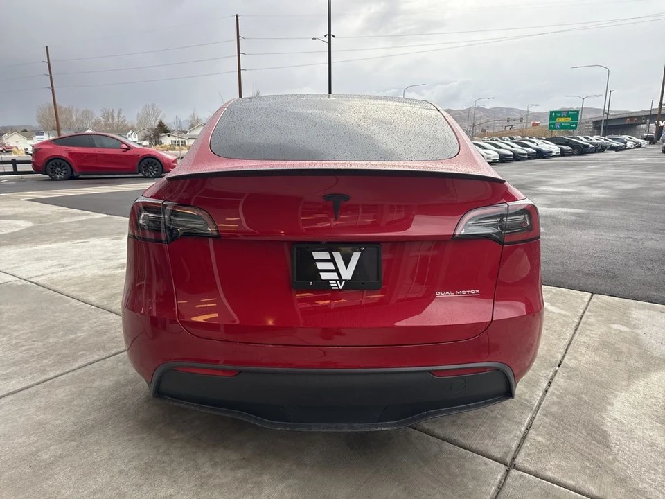 2021 Tesla Model Y Performance - Image 7 of 21