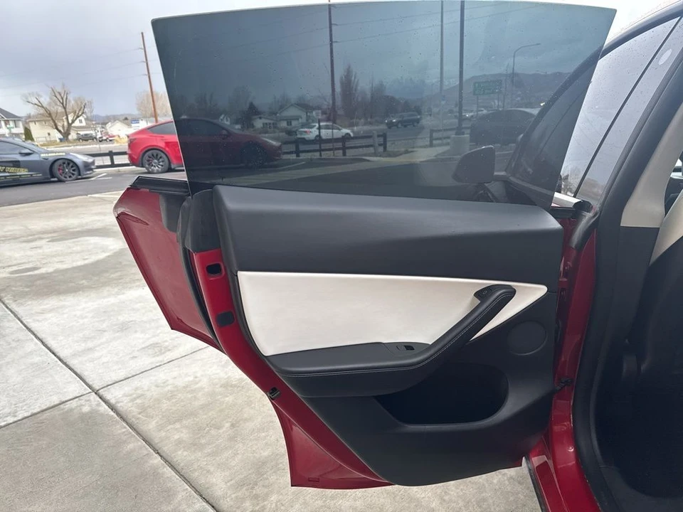 2021 Tesla Model Y Performance - Image 14 of 21