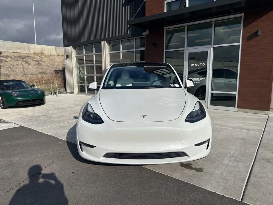 2021 Tesla Model Y Performance - Image 3 of 21