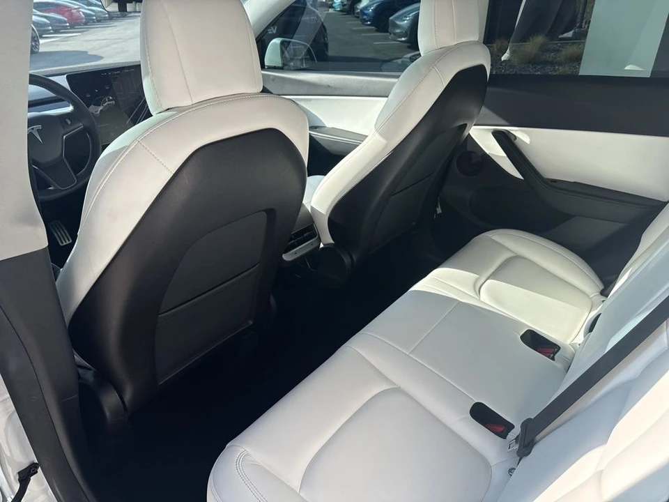 2021 Tesla Model Y Performance - Image 15 of 21