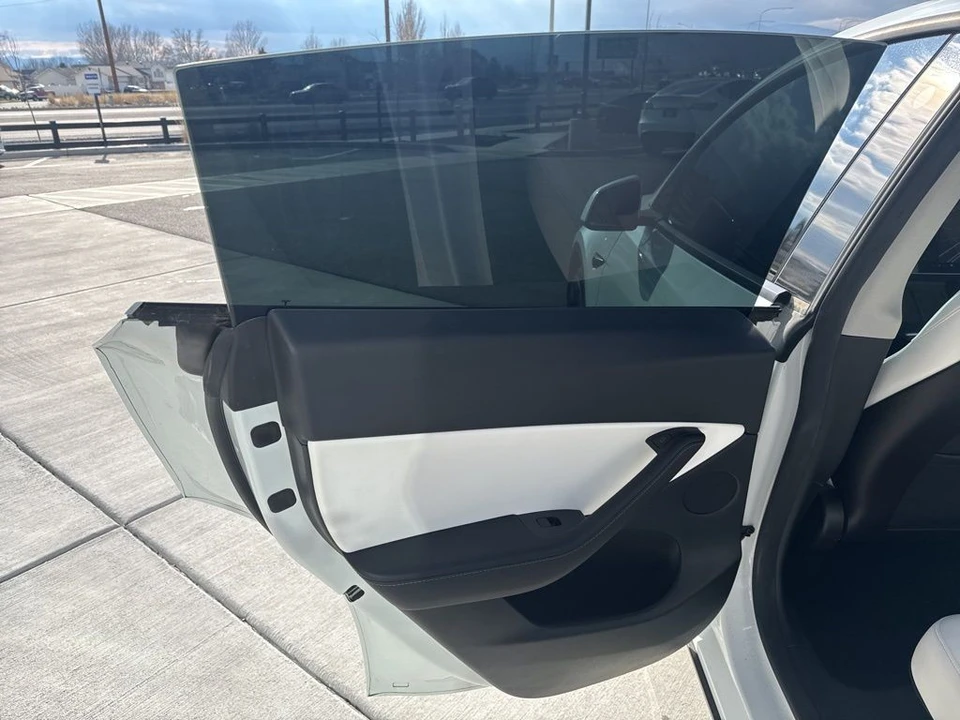 2021 Tesla Model Y Performance - Image 14 of 21