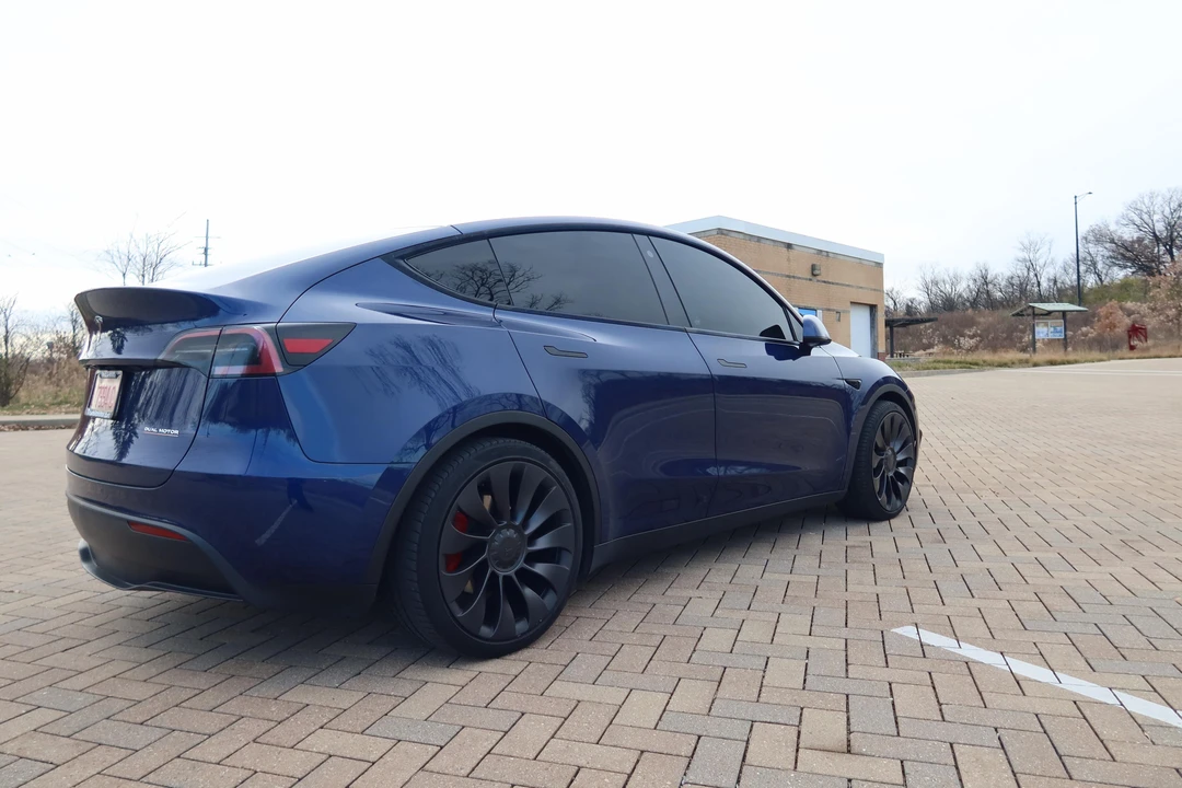 2021 Tesla Model Y Performance - Image 26 of 31