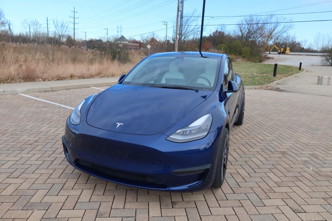 2021 Tesla Model Y Performance - Image 10 of 31