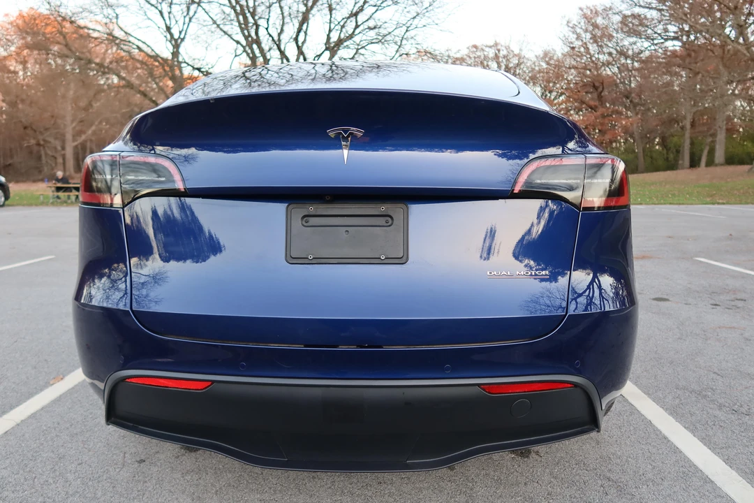 2021 Tesla Model Y Performance - Image 24 of 31