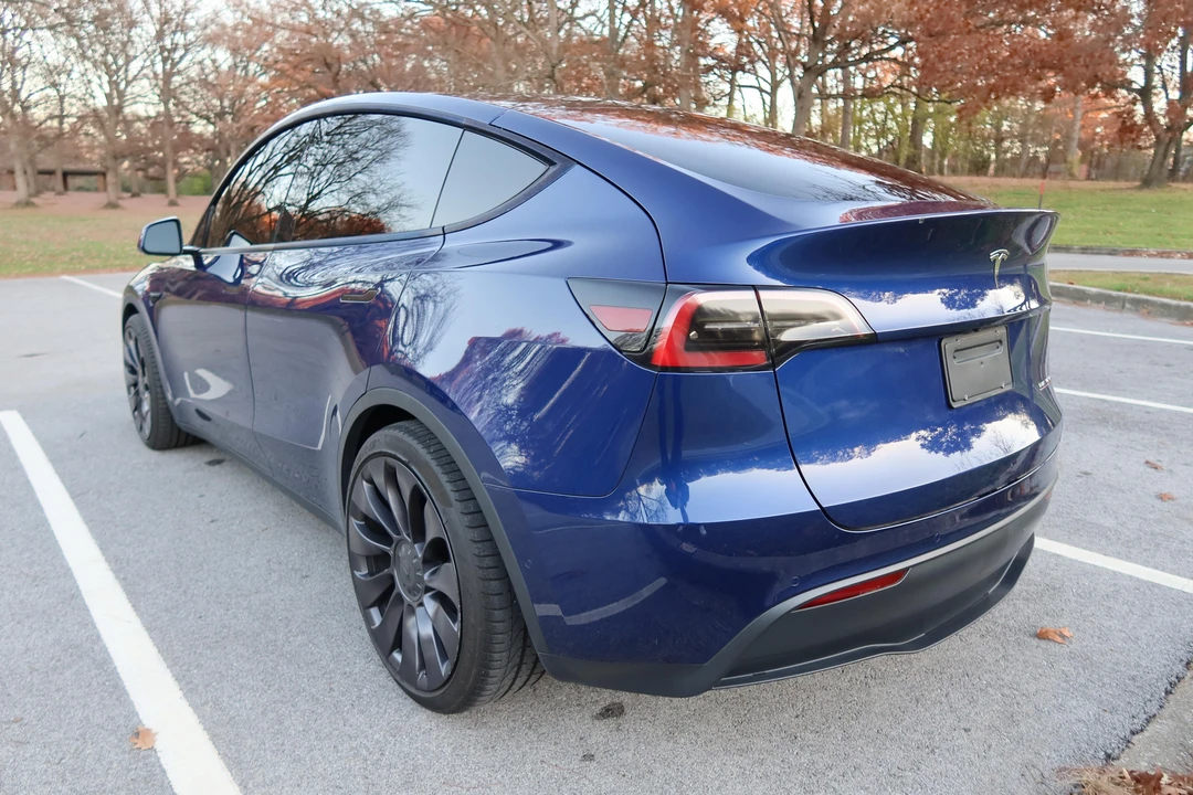 2021 Tesla Model Y Performance - Image 22 of 31