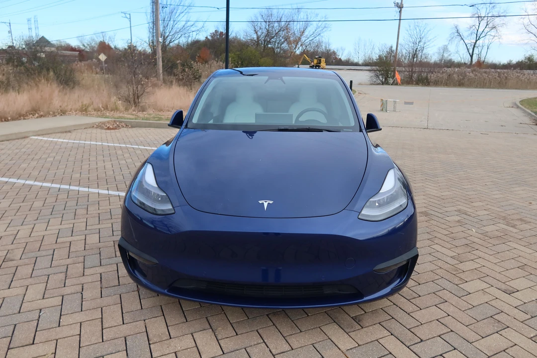 2021 Tesla Model Y Performance - Image 9 of 31