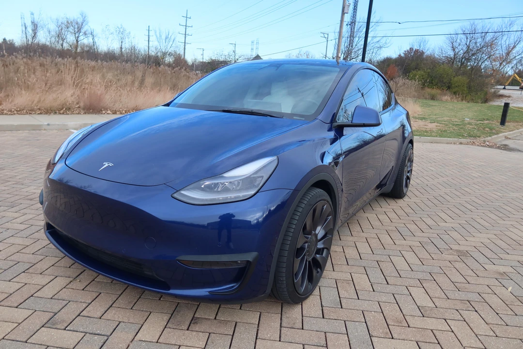 2021 Tesla Model Y Performance - Image 11 of 31
