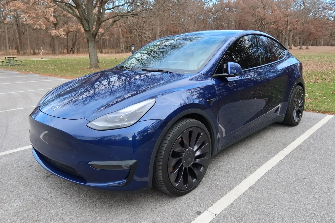 2021 Tesla Model Y Performance - Image 12 of 31