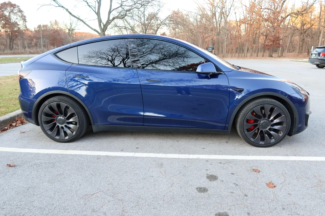 2021 Tesla Model Y Performance - Image 3 of 31