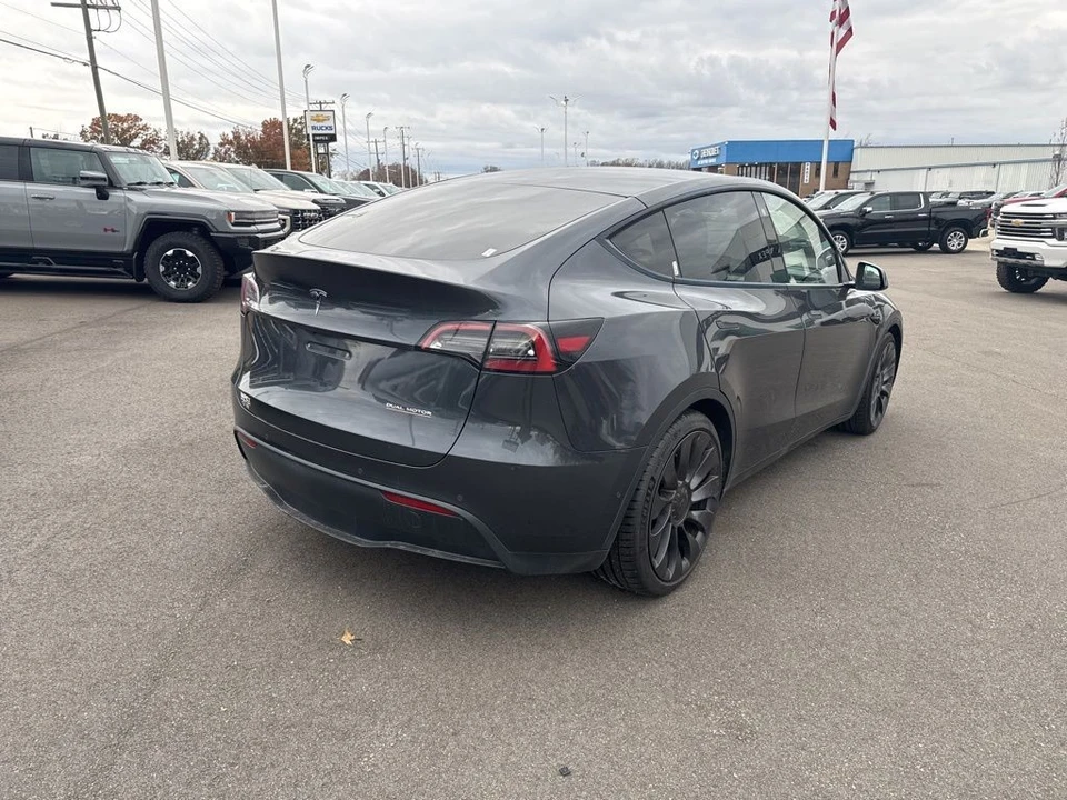 2021 Tesla Model Y Performance - Image 5 of 12
