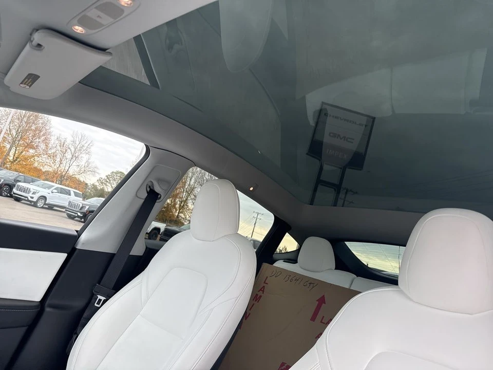2021 Tesla Model Y Performance - Image 10 of 12