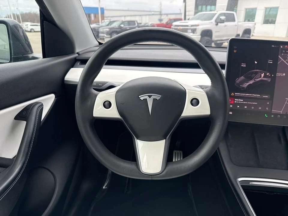 2021 Tesla Model Y Performance - Image 13 of 21
