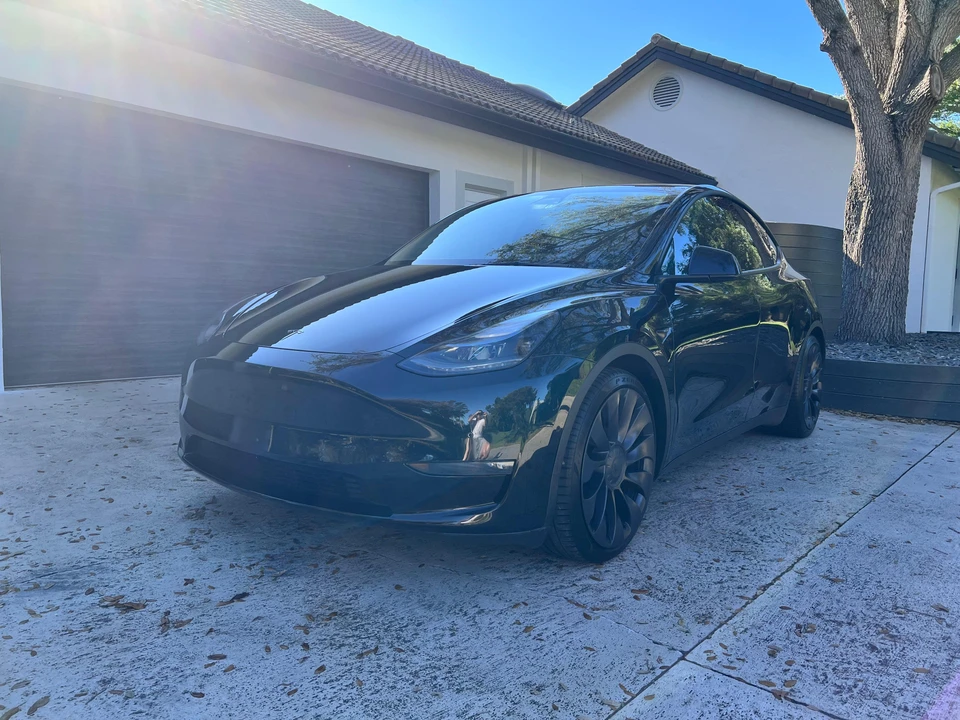 2021 Tesla Model Y Performance - Image 11 of 31