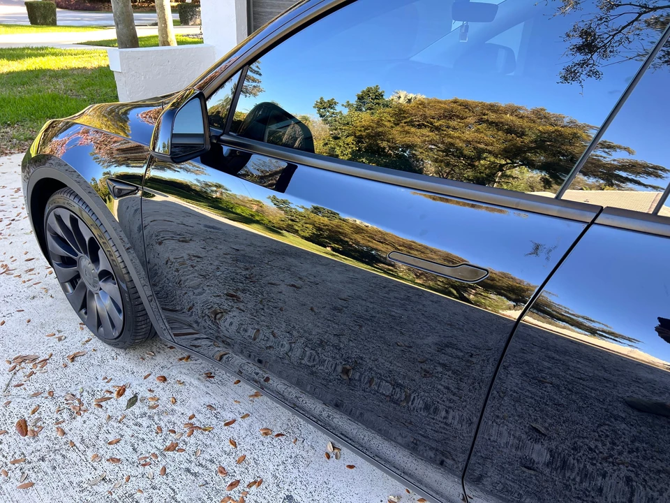 2021 Tesla Model Y Performance - Image 17 of 31