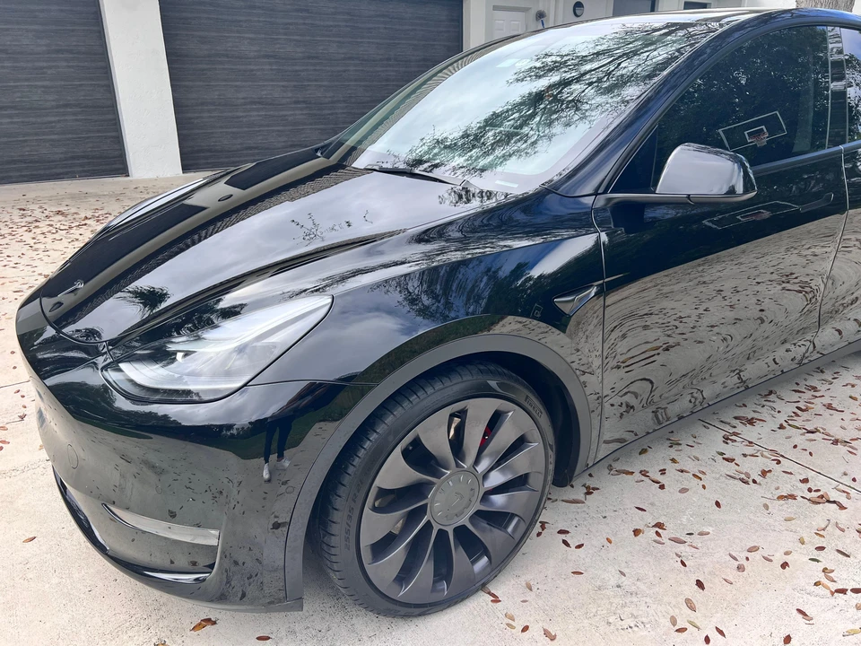 2021 Tesla Model Y Performance - Image 15 of 31