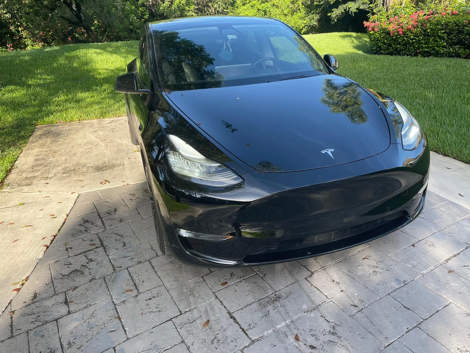 2021 Tesla Model Y Performance - Image 14 of 31