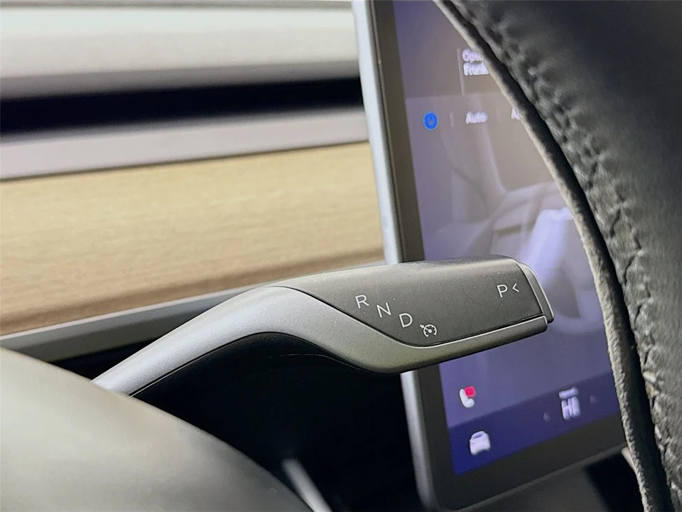 2021 Tesla Model Y Performance - Image 16 of 21