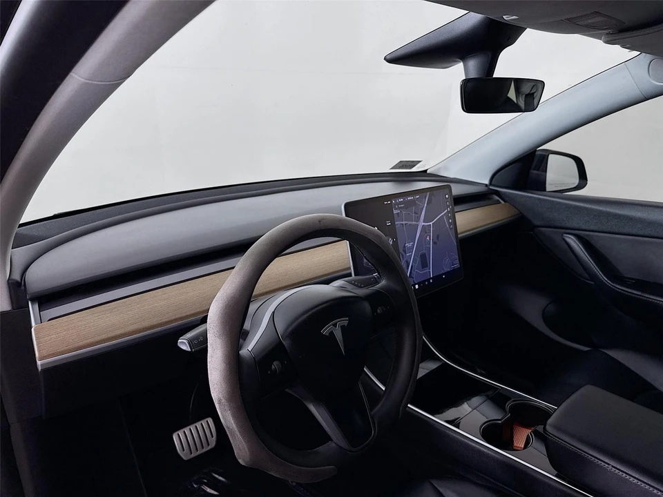 2021 Tesla Model Y Performance - Image 9 of 21