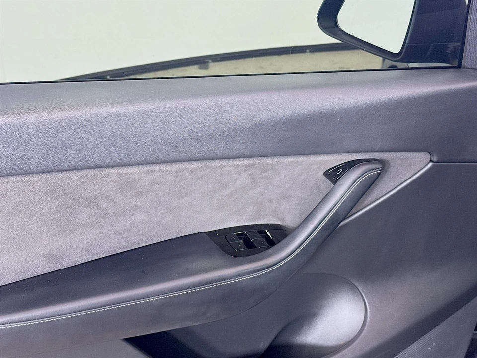 2021 Tesla Model Y Performance - Image 11 of 14