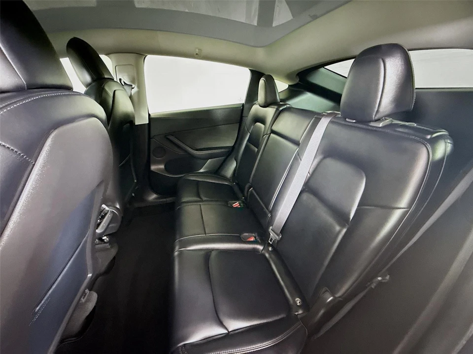 2021 Tesla Model Y Performance - Image 19 of 21