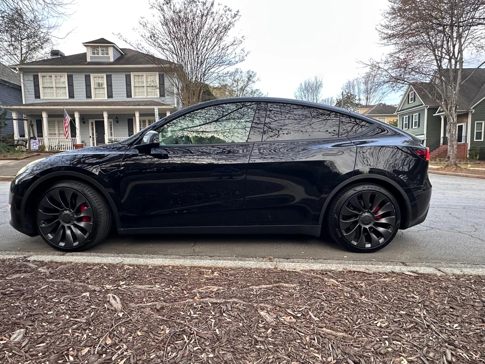 2021 Tesla Model Y Performance - Image 8 of 31