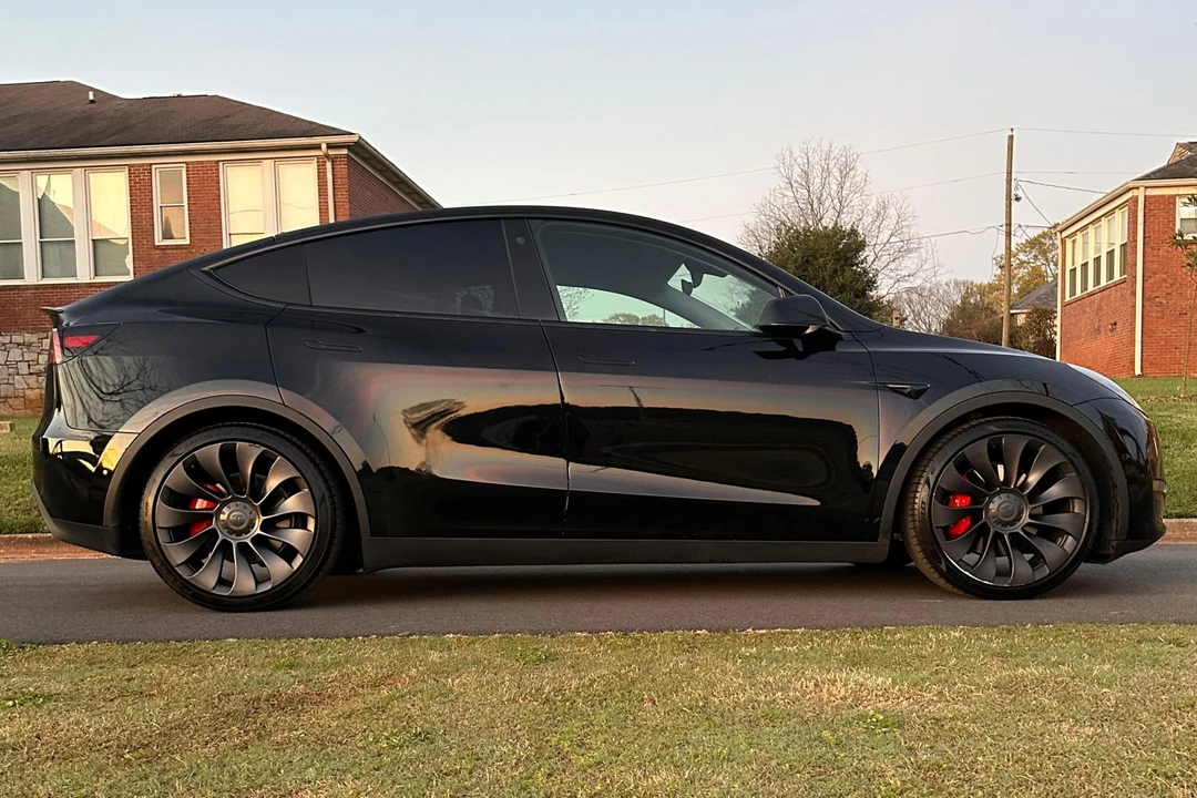 2021 Tesla Model Y Performance - Image 3 of 31