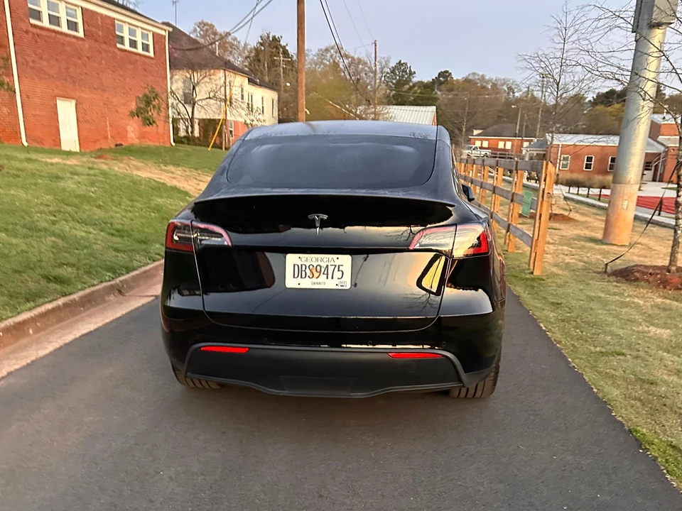 2021 Tesla Model Y Performance - Image 10 of 31