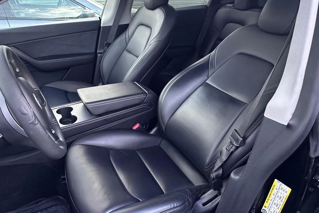 2021 Tesla Model Y Performance - Image 22 of 31