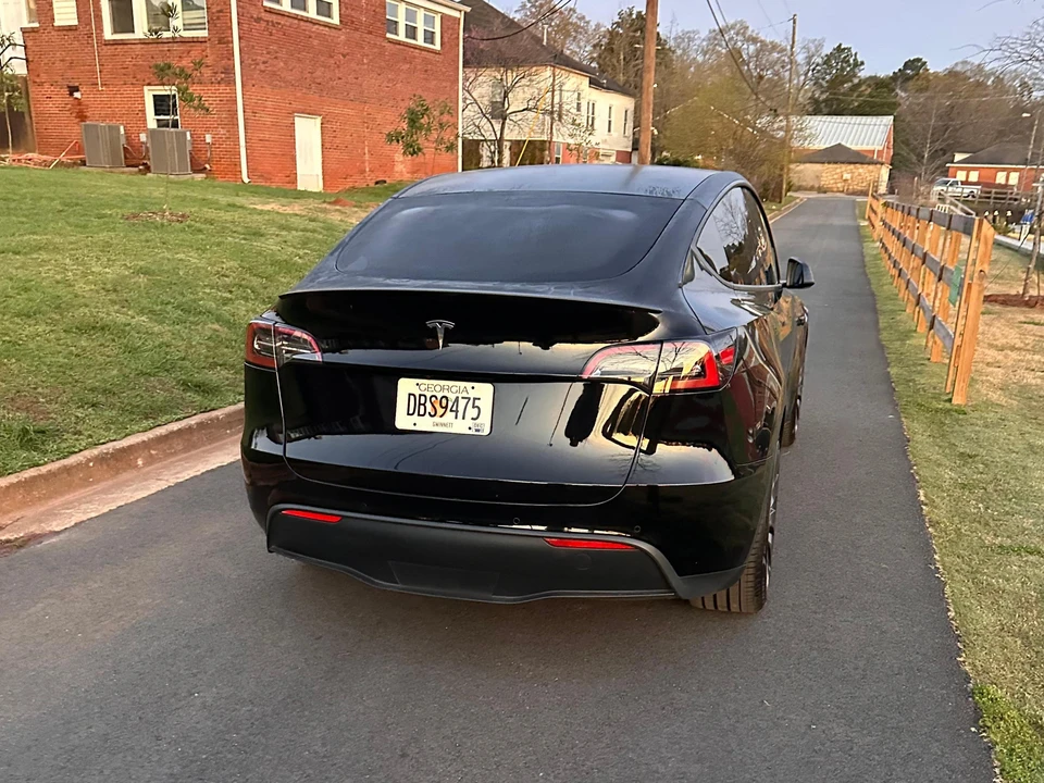 2021 Tesla Model Y Performance - Image 11 of 31