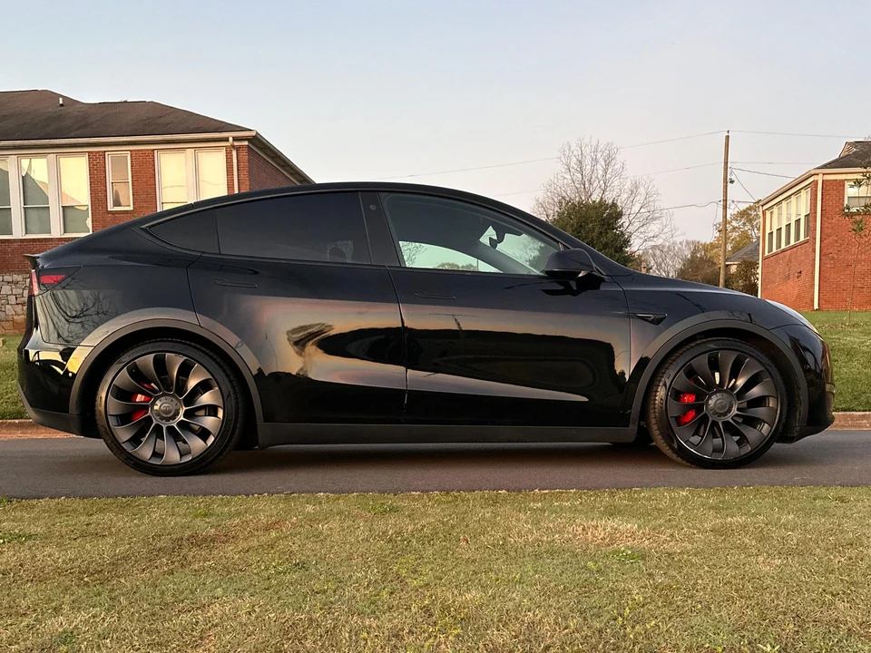 2021 Tesla Model Y Performance - Image 12 of 31