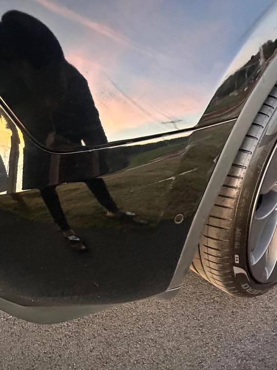 2021 Tesla Model Y Performance - Image 16 of 31