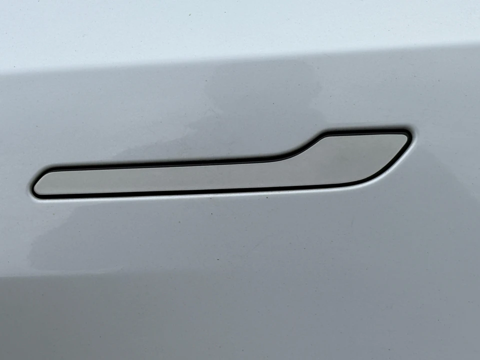 2021 Tesla Model Y Performance - Image 23 of 31