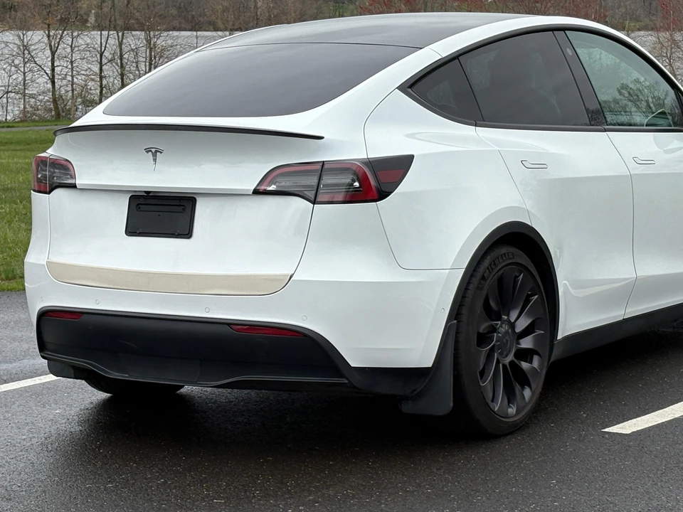 2021 Tesla Model Y Performance - Image 30 of 31