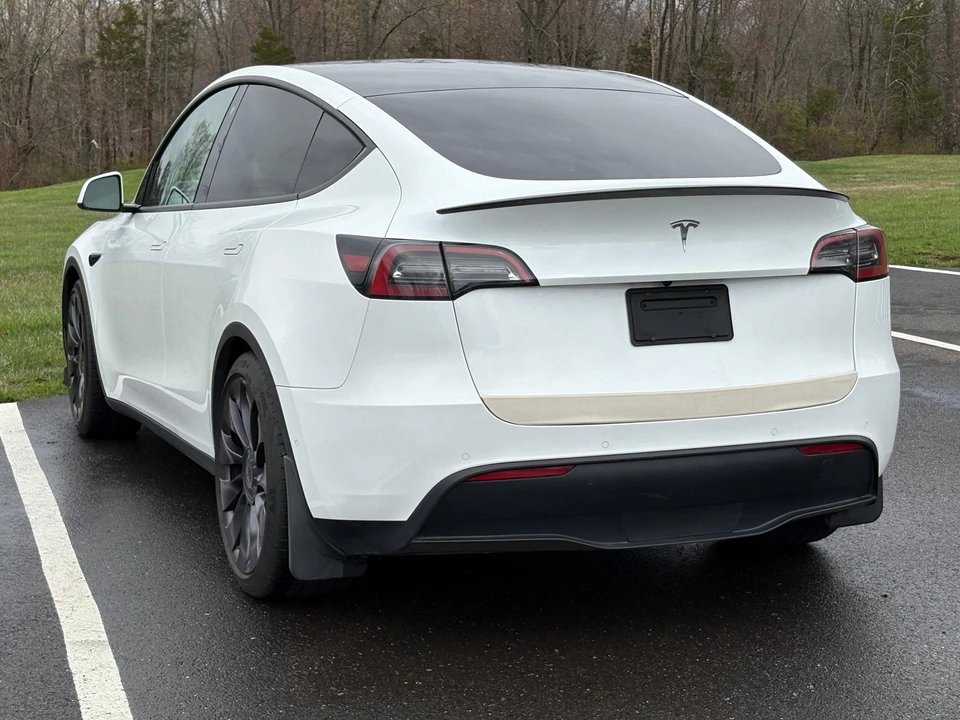 2021 Tesla Model Y Performance - Image 10 of 31