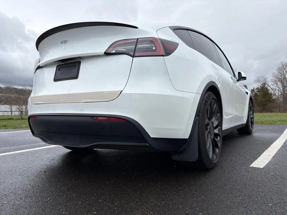 2021 Tesla Model Y Performance - Image 13 of 31