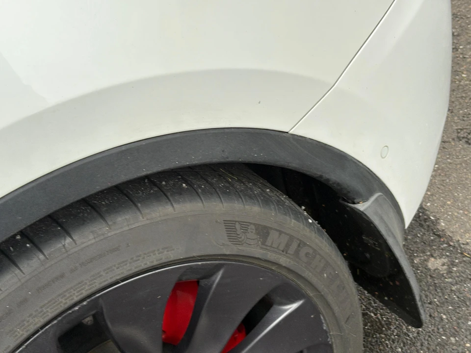 2021 Tesla Model Y Performance - Image 25 of 31