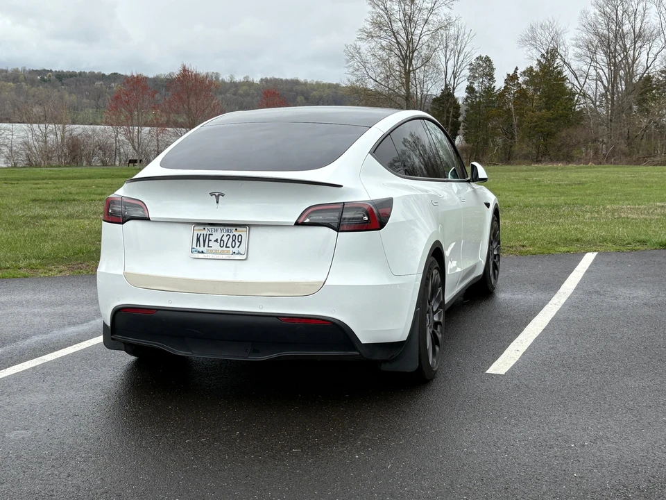 2021 Tesla Model Y Performance - Image 12 of 31